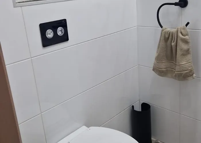 Howard Alloggio in famiglia Sliema